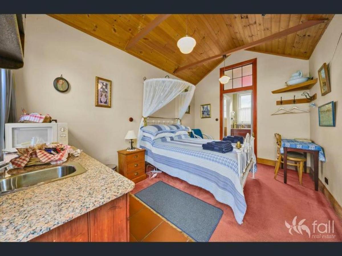 Sorell Barracks Экстерьер фото
