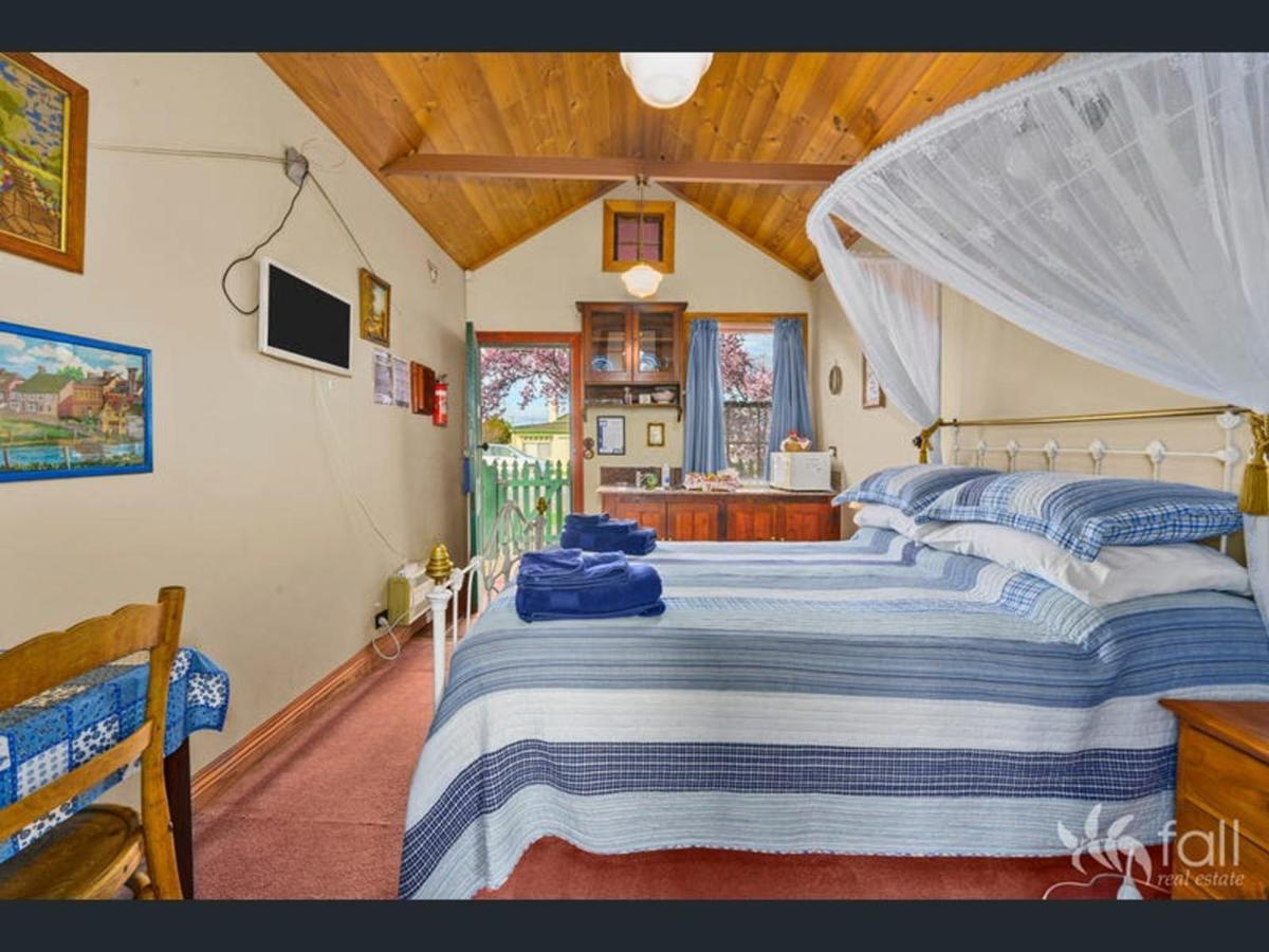 Sorell Barracks Экстерьер фото