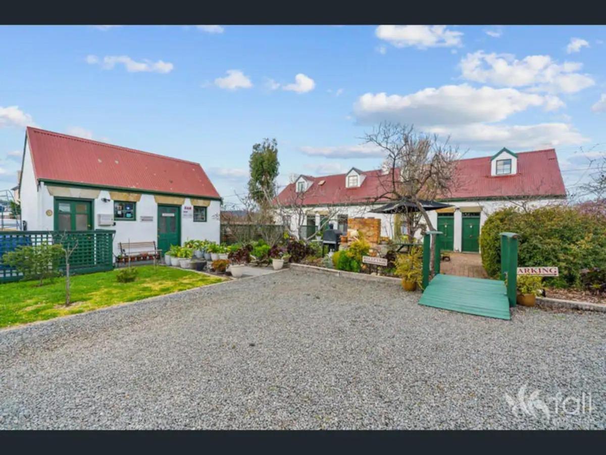 Sorell Barracks Экстерьер фото